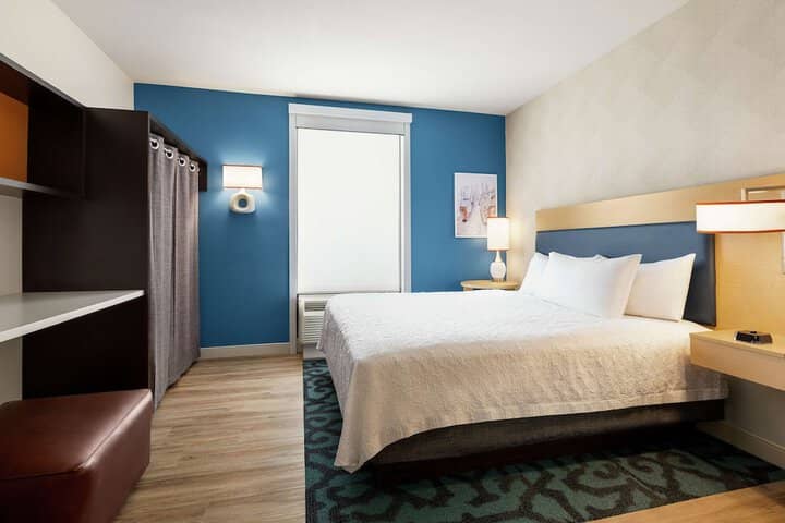 Room 25 of 63