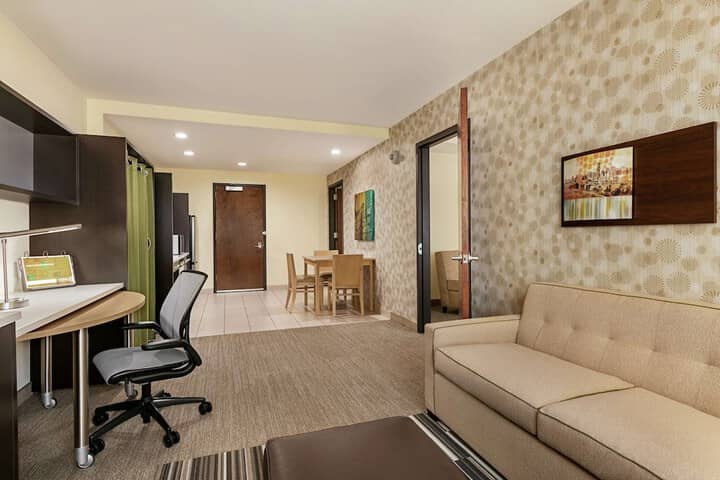 Room 10 of 63