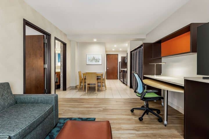 Room 13 of 63